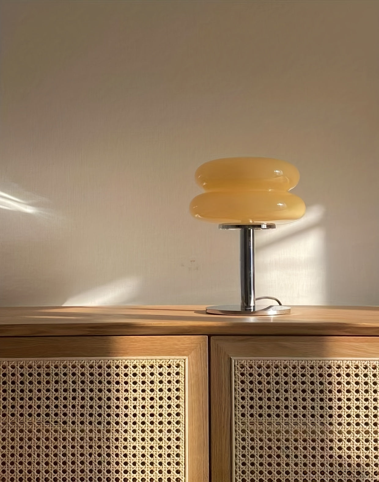 Lámpara de mesa de vidrio regulable - Disponible en 5 colores – Luz ambiental LED con conexión USB, diseño moderno para dormitorio, sala de estar u oficina