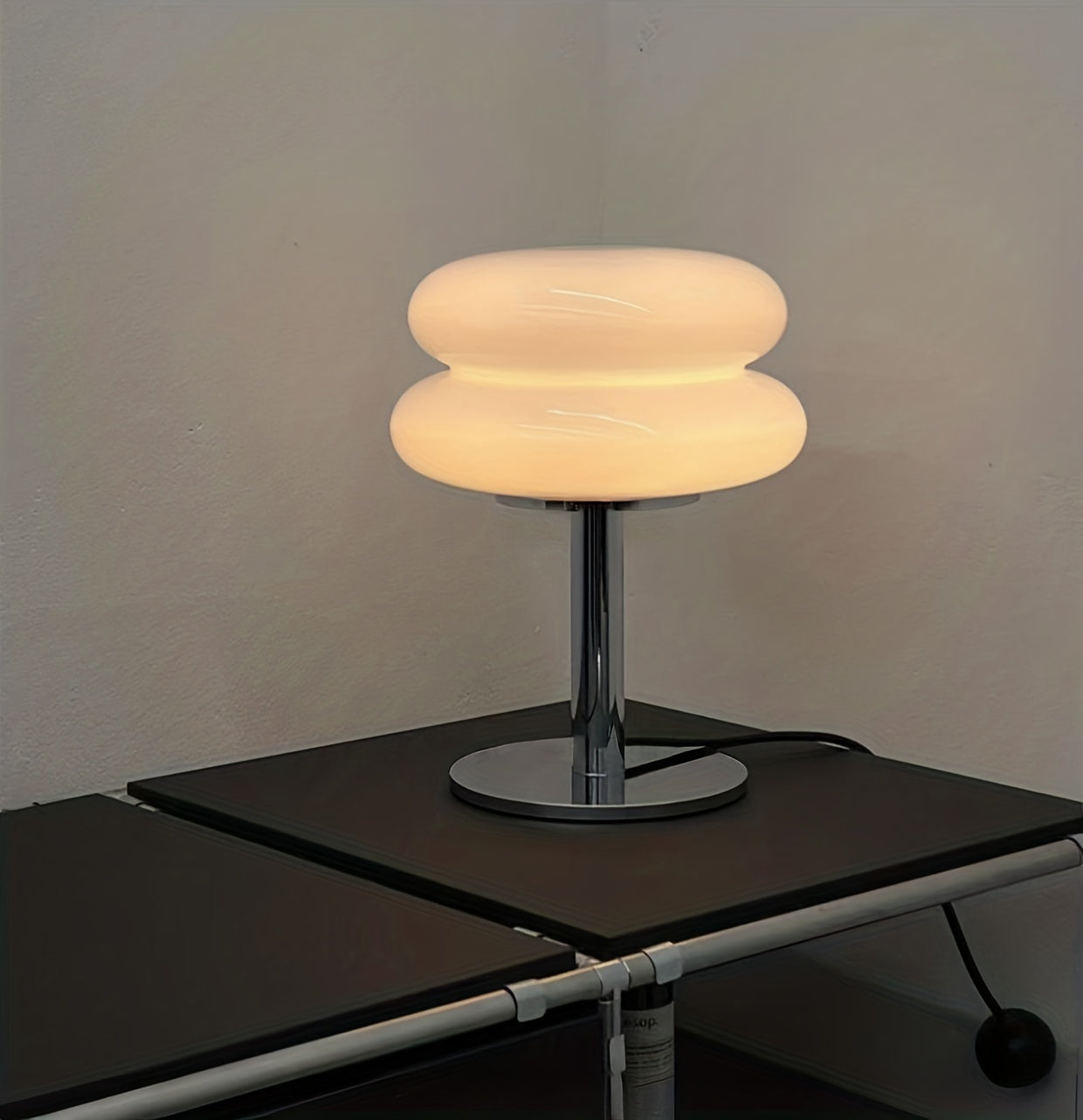 Lámpara de mesa de vidrio regulable - Disponible en 5 colores – Luz ambiental LED con conexión USB, diseño moderno para dormitorio, sala de estar u oficina