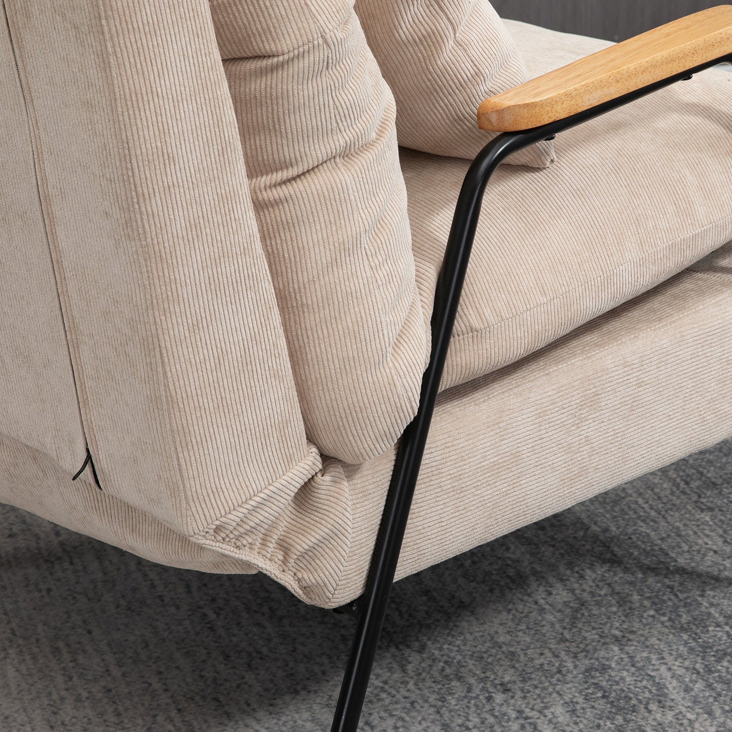 Sillón Lounge de estilo moderno con respaldo reclinable, reposabrazos y reposapiés - Tapizado en pana beige y estructura de acero en negro