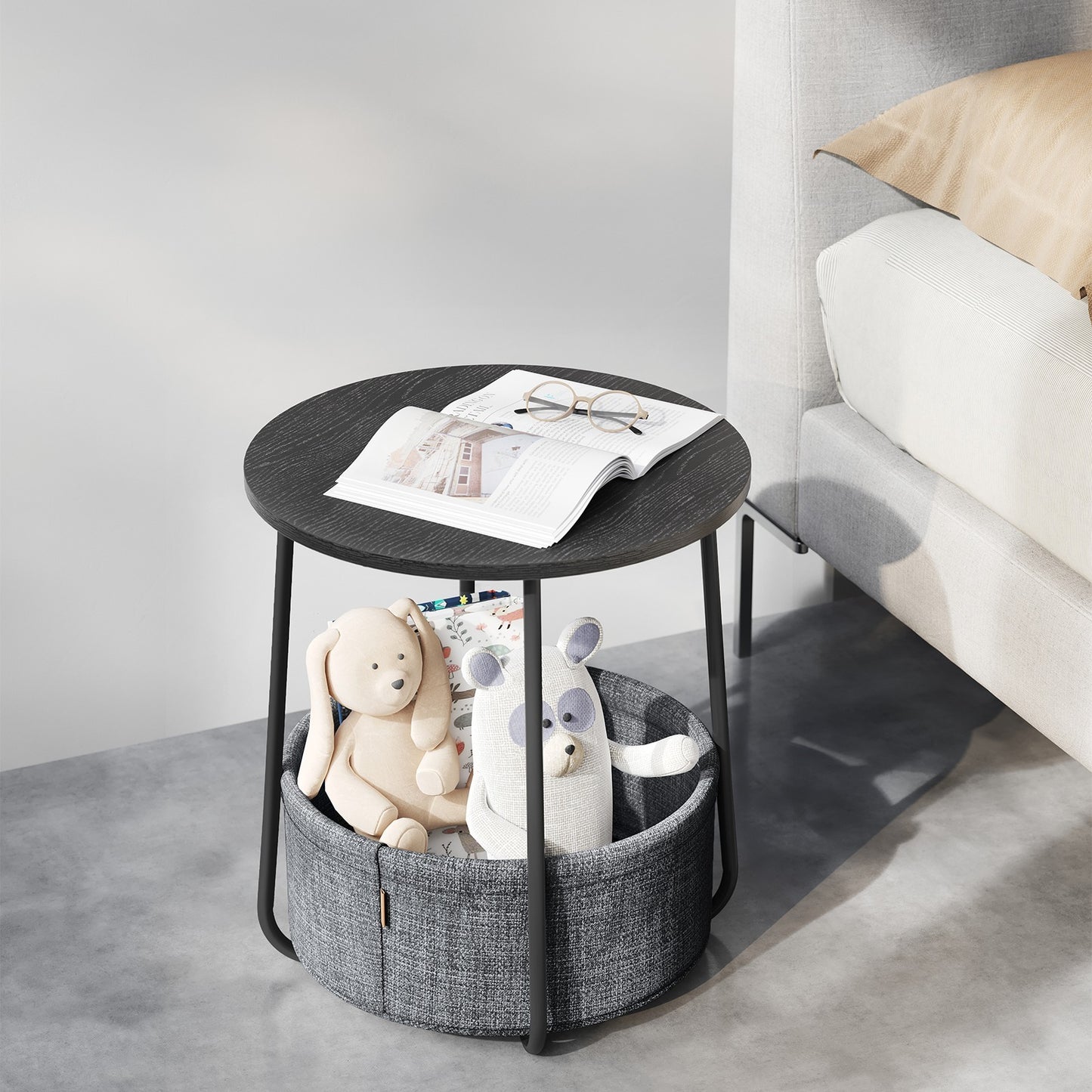 Mesa auxiliar / lateral para salón o dormitorio con almacenamiento disponible en tres colores - Mesa redonda de café con canasta de tela - Estructura de metal