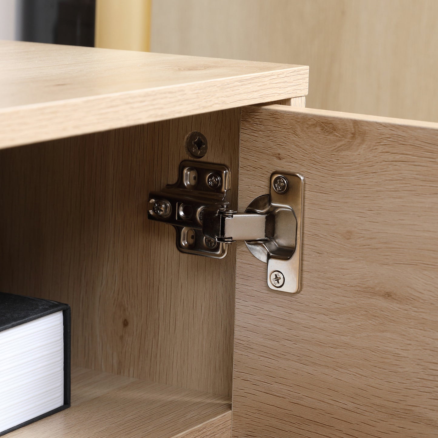 Mueble para TV móvil de estilo moderno para pantallas de hasta 60" con 4 estantes abiertos y gabinete de 2 niveles - MDF y acero en color madera y negro
