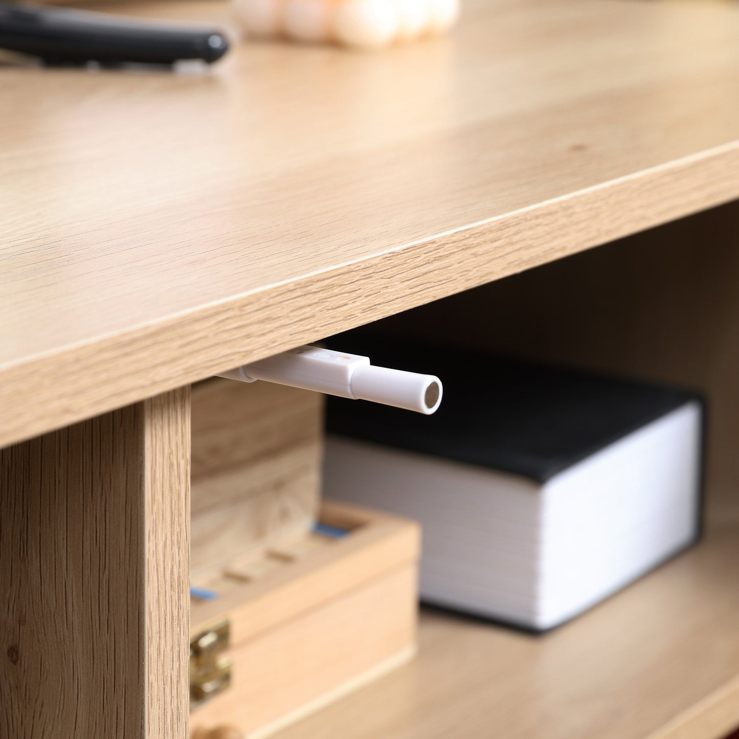 Mueble para TV móvil de estilo moderno para pantallas de hasta 60" con 4 estantes abiertos y gabinete de 2 niveles - MDF y acero en color madera y negro