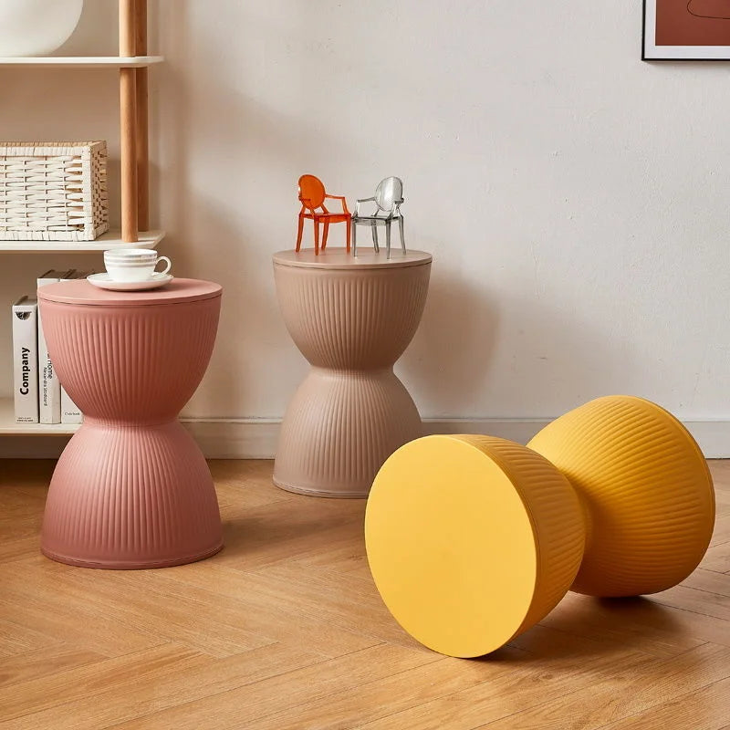 Mesa auxiliar o taburete diseño multifuncional en 10 colores - Diseño en forma de reloj de arena, plástico