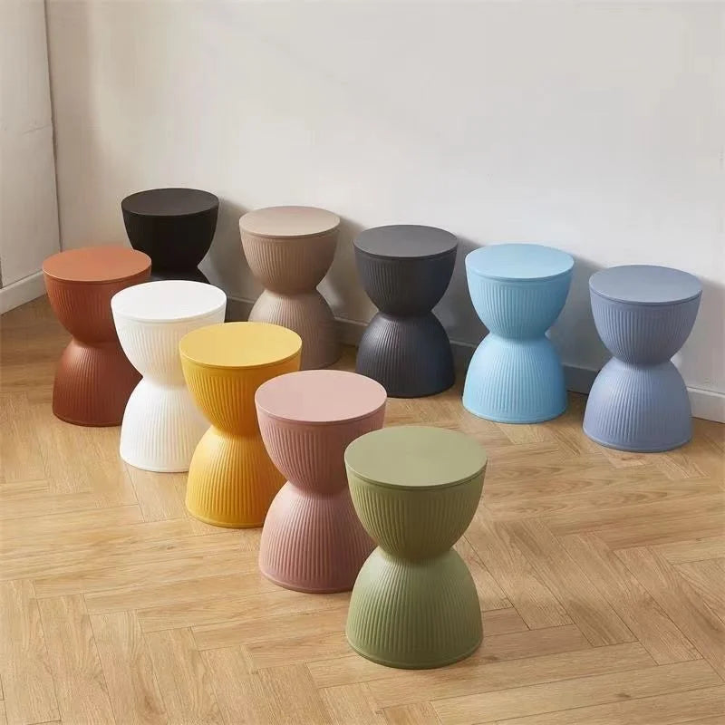 Mesa auxiliar o taburete diseño multifuncional en 10 colores - Diseño en forma de reloj de arena, plástico