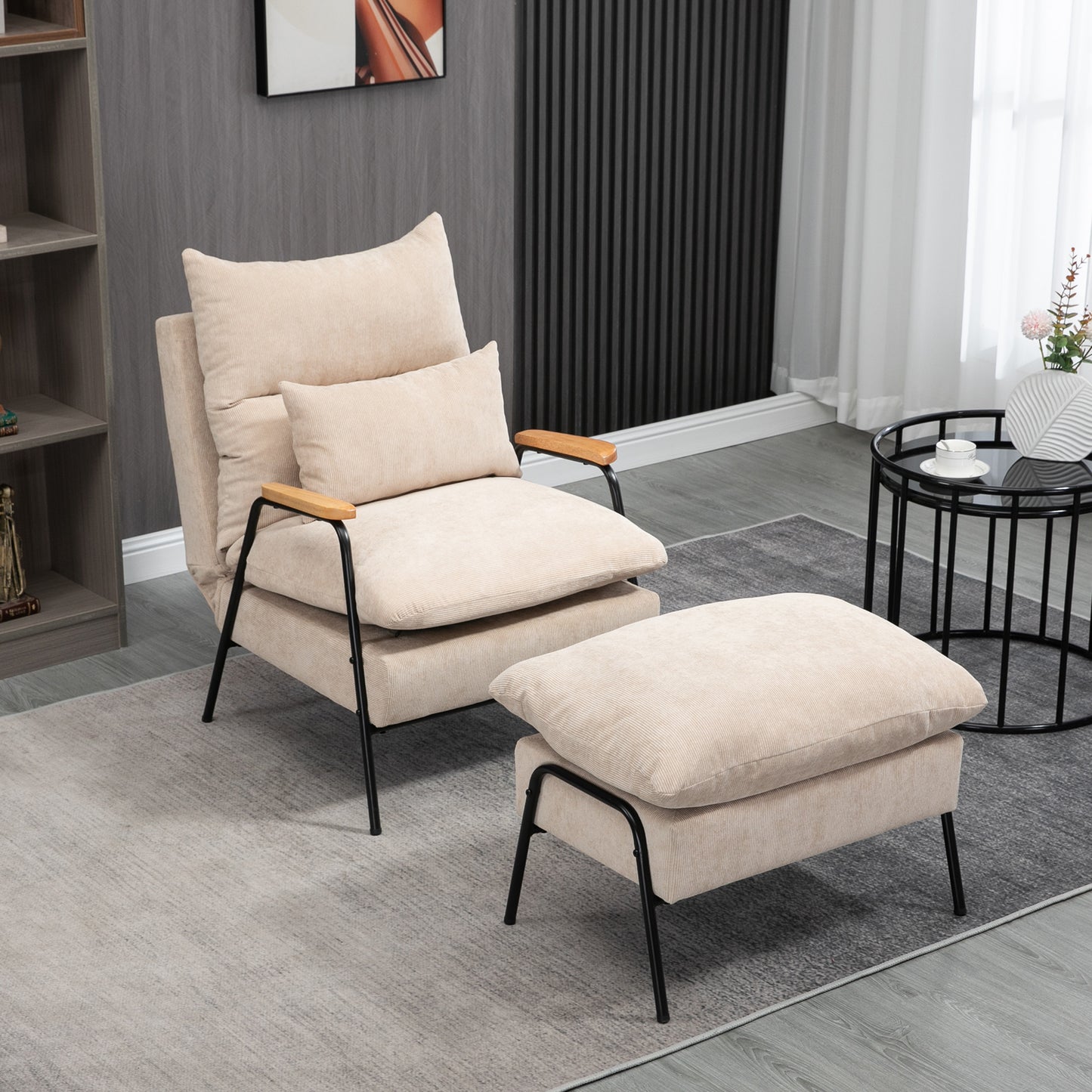 Sillón Lounge de estilo moderno con respaldo reclinable, reposabrazos y reposapiés - Tapizado en pana beige y estructura de acero en negro