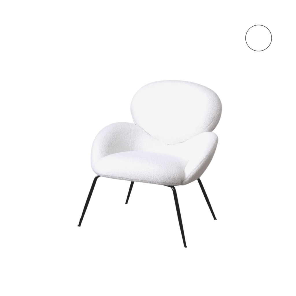 Silla icónica de estilo moderno para salones, sala de estar, tocador u oficina con reposabrazos y respaldo curvo - Tapizado en blanco y estructura metálica en negro