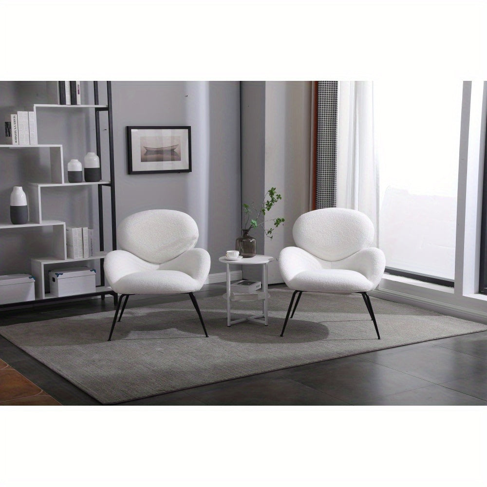 Silla icónica de estilo moderno para salones, sala de estar, tocador u oficina con reposabrazos y respaldo curvo - Tapizado en blanco y estructura metálica en negro