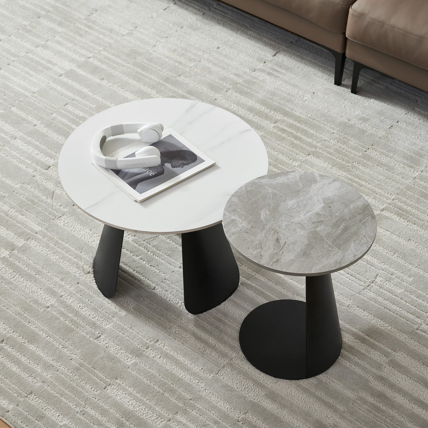 2 PIEZAS - Set de 2 mesas auxiliares estilo minimalista - Diseño multifuncional - Sobre de piedra y patas metálicas