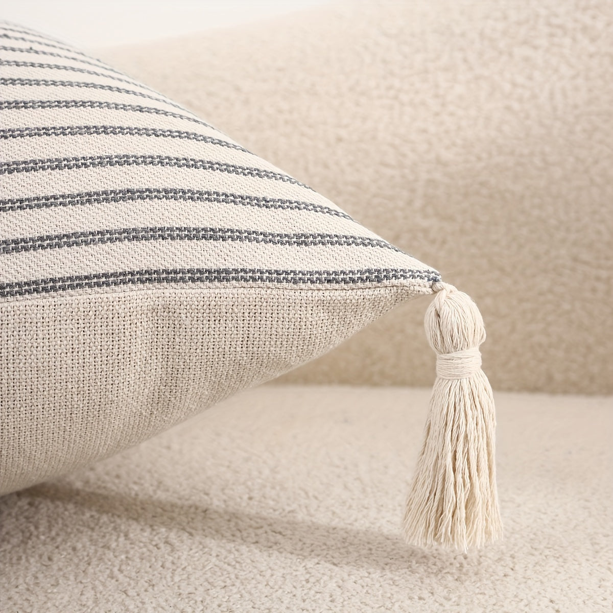 2 PIEZAS – Conjunto de 2 fundas de cojín estilo tradicional con patrón a rayas y borlas decorativas, disponible en 5 colores – 100% poliéster tejido, 45x45cm