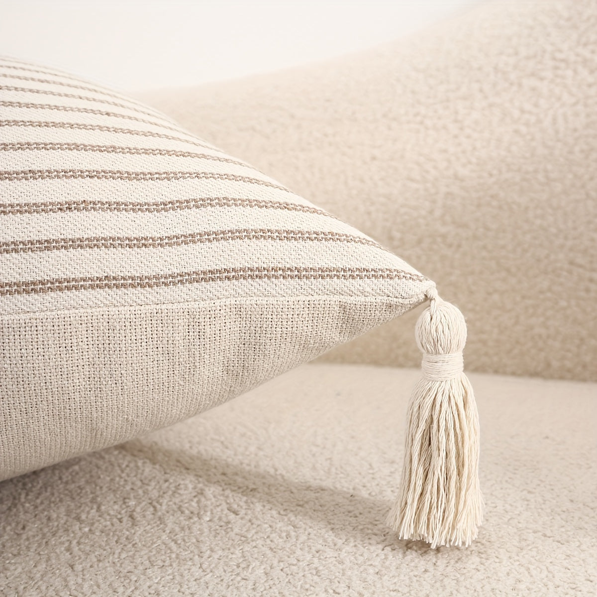 2 PIEZAS – Conjunto de 2 fundas de cojín estilo tradicional con patrón a rayas y borlas decorativas, disponible en 5 colores – 100% poliéster tejido, 45x45cm