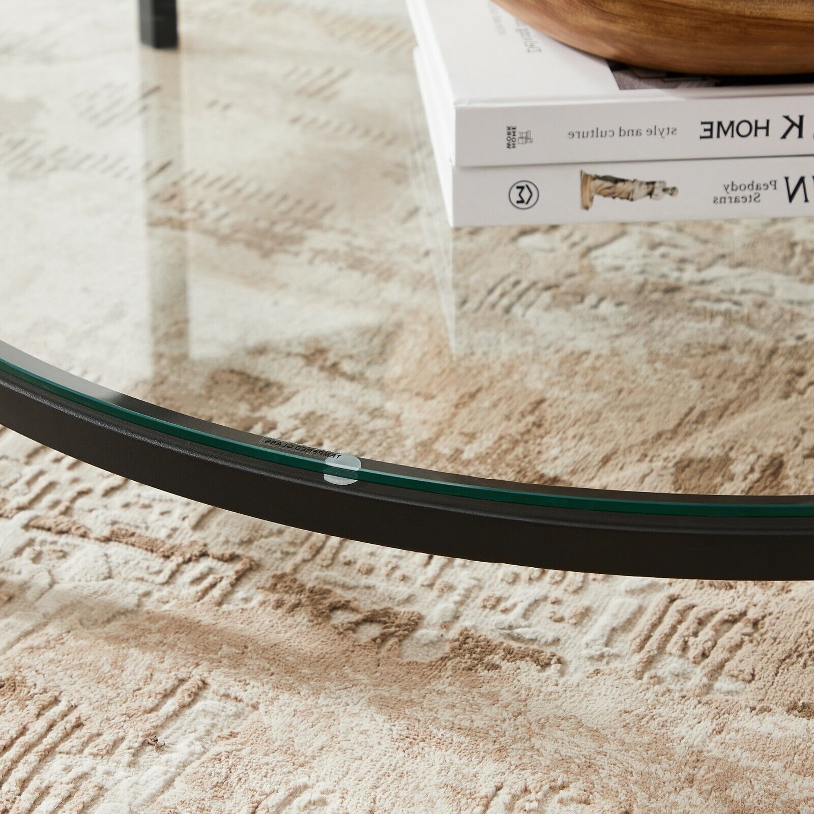 Mesa de centro redonda de estilo moderno disponible en tres variantes - Mármol de imitación, estante de vidrio templado y estructura metálica