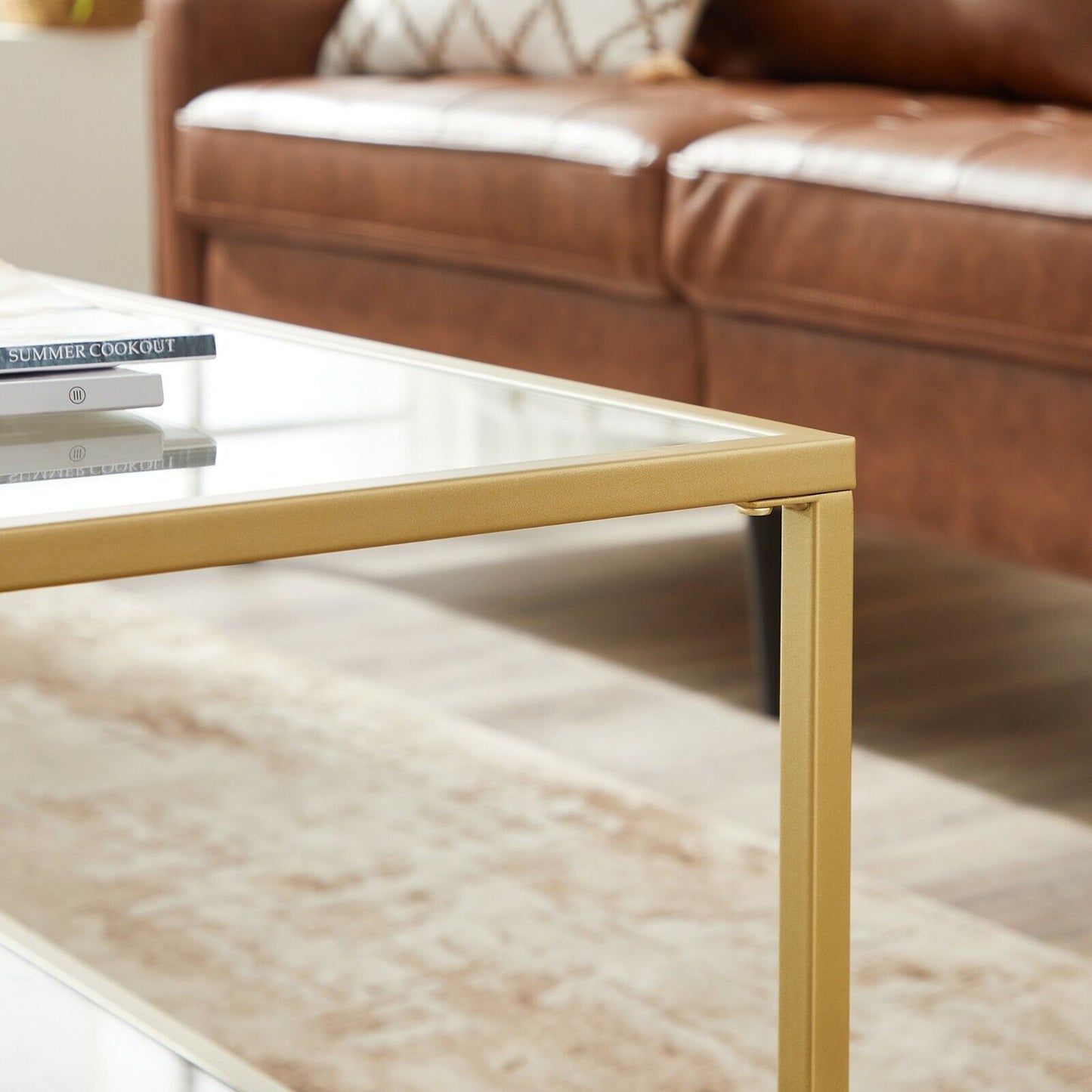 Mesa de centro con dos niveles para sala de estar o salón estilo vintage / contemporáneo - Sobre de vidrio y estructura metálica dorada