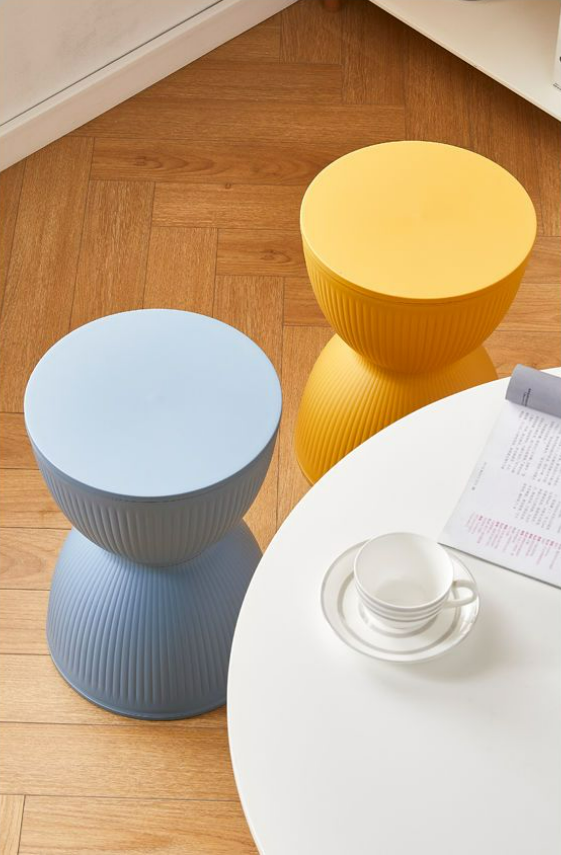 Mesa auxiliar o taburete diseño multifuncional en 10 colores - Diseño en forma de reloj de arena, plástico