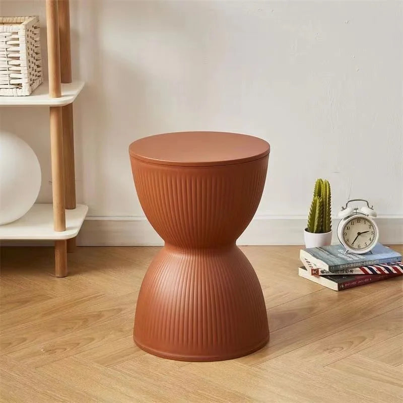 Mesa auxiliar o taburete diseño multifuncional en 10 colores - Diseño en forma de reloj de arena, plástico