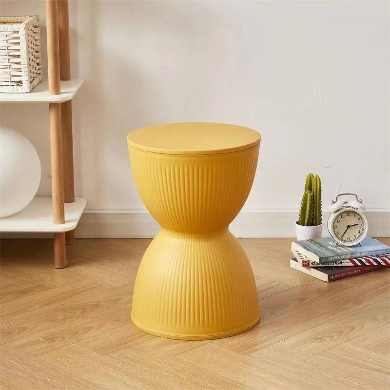 Mesa auxiliar o taburete diseño multifuncional en 10 colores - Diseño en forma de reloj de arena, plástico