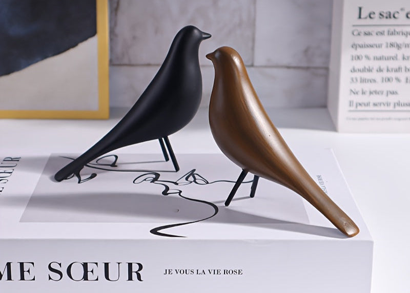 Escultura decorativa de ave moderna – Reproducción inspirada en las aves de los Eames, en resina ABS – Disponible en negro o marrón
