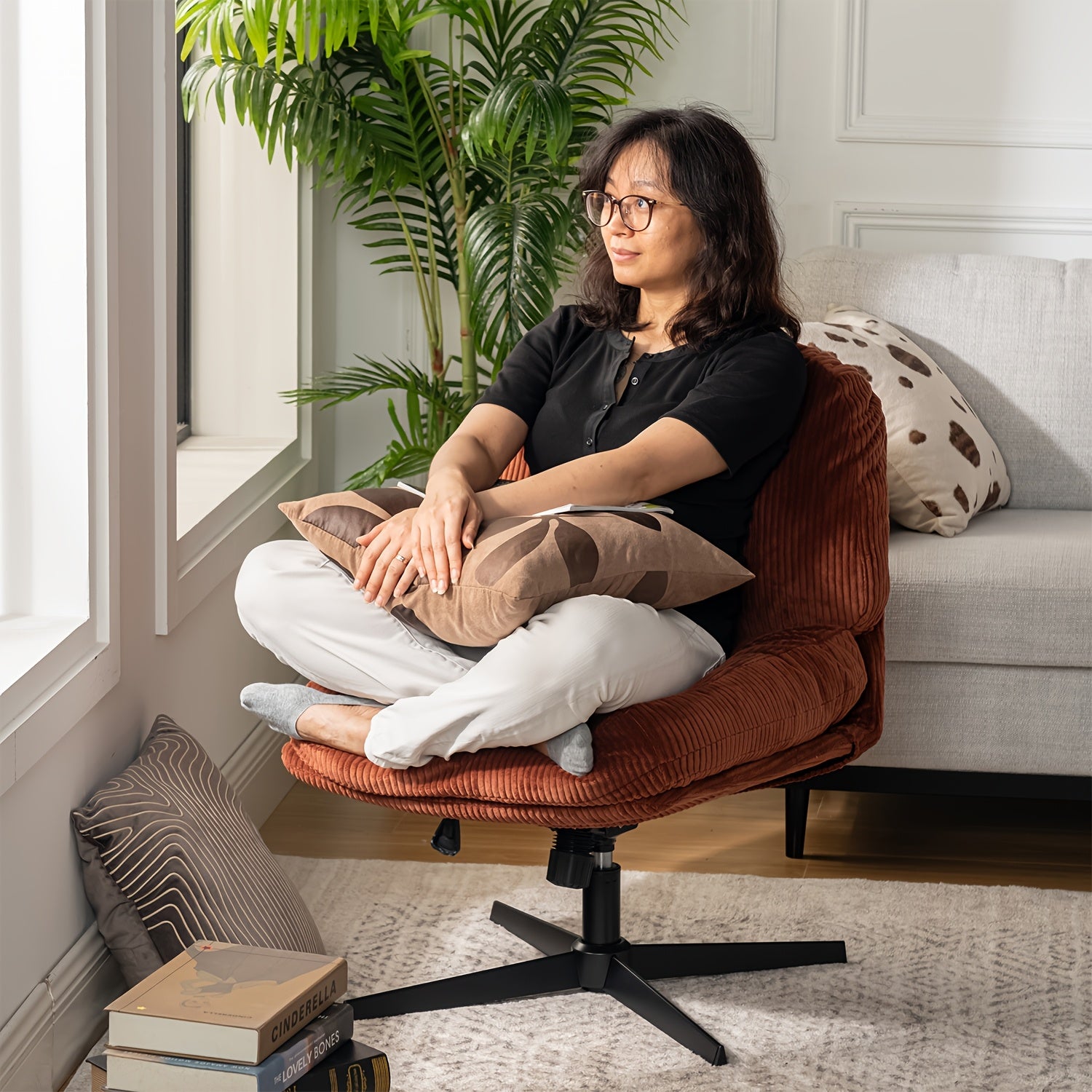 Chaise Longue ajustable giratoria sin brazos para salón u oficina - Tapizada en tela de felpa disponible en 3 colores, con ajuste de altura y 360° de giro, patas metálicas resistentes